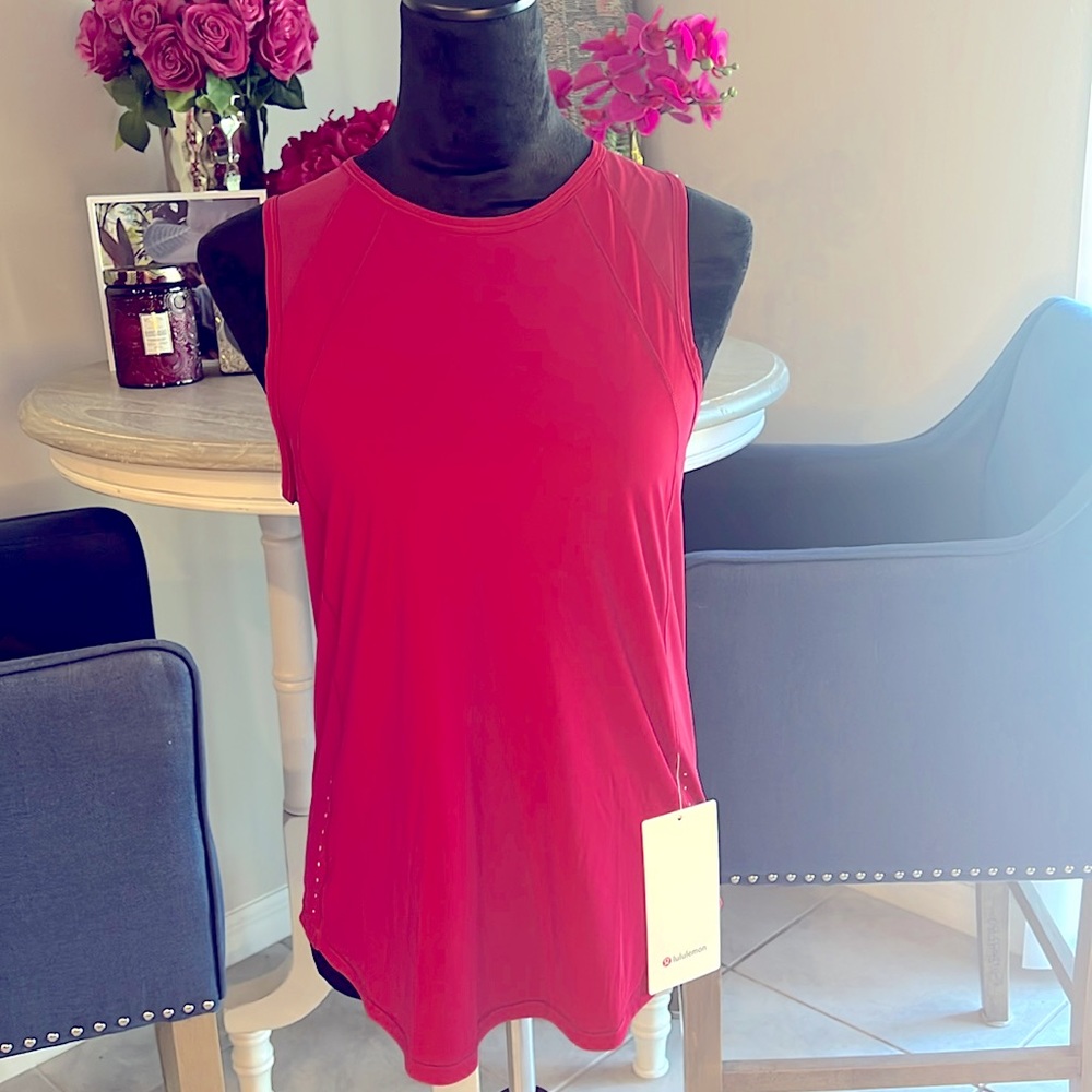 NWT Lululemon tank